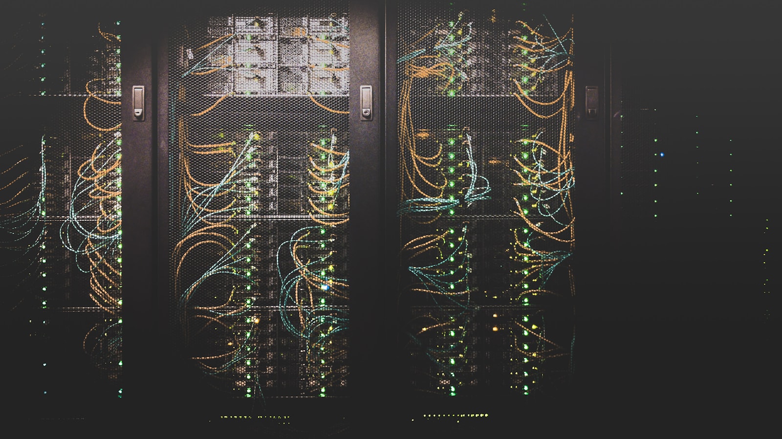 Netværksudstyr i et serverrum